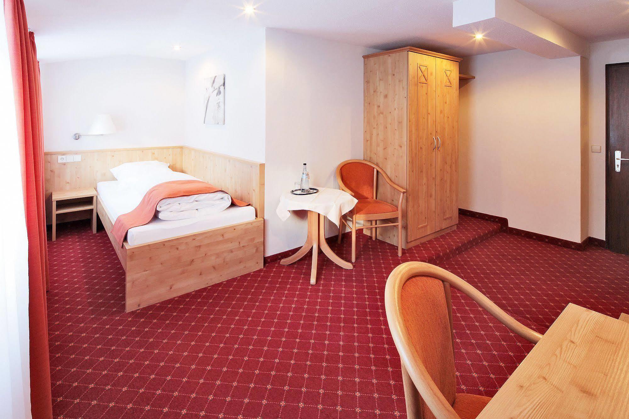 Hotel Waldeck Mit Restaurant "Florian'S" Feldberg  Zewnętrze zdjęcie